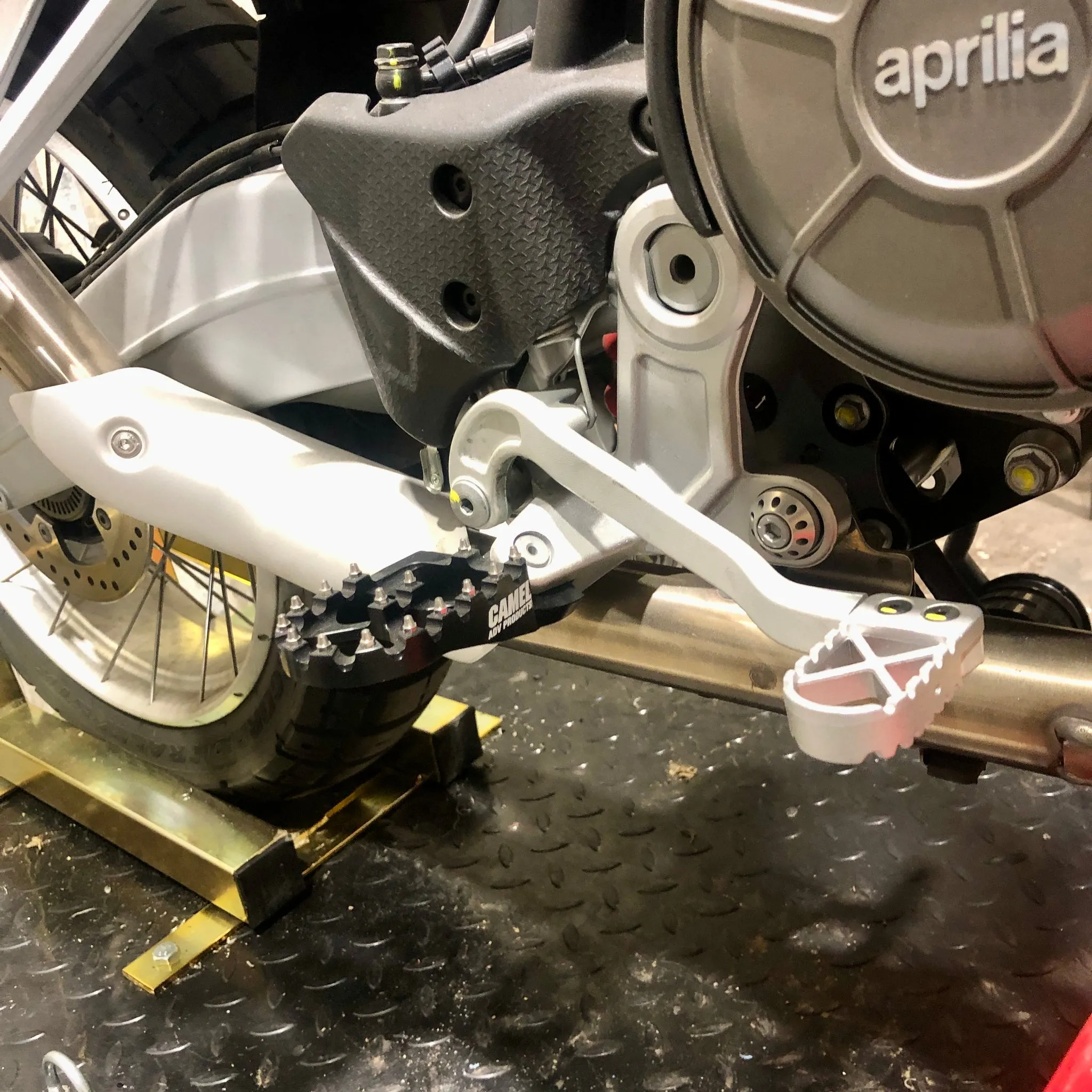 Big Bite Footpegs for APRILIA Tuareg 660 (2022-)