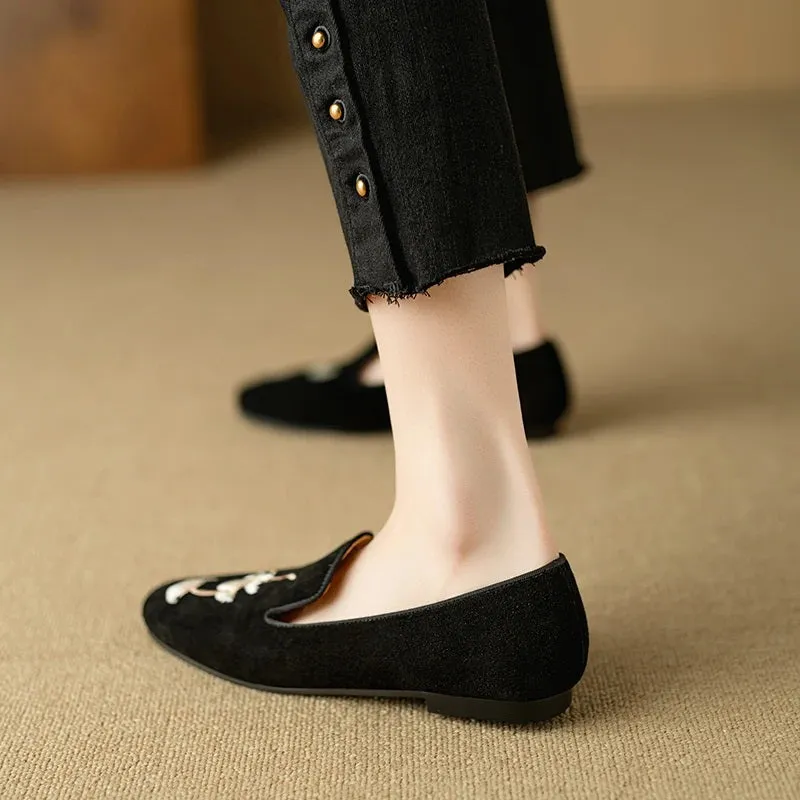 Comfortable Slip-on Loafers Shoes with Flower Embroidery