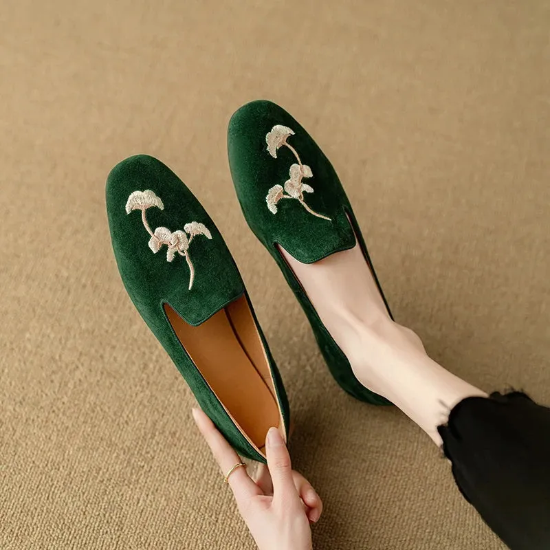 Comfortable Slip-on Loafers Shoes with Flower Embroidery