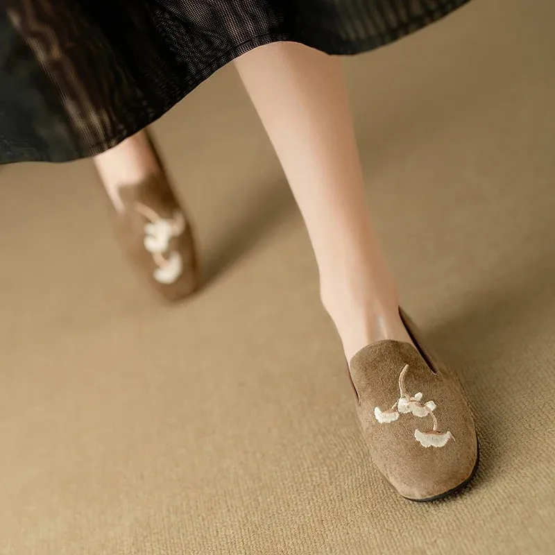 Comfortable Slip-on Loafers Shoes with Flower Embroidery