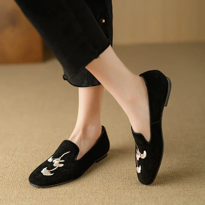Comfortable Slip-on Loafers Shoes with Flower Embroidery