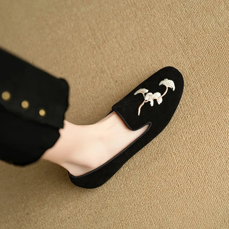 Comfortable Slip-on Loafers Shoes with Flower Embroidery