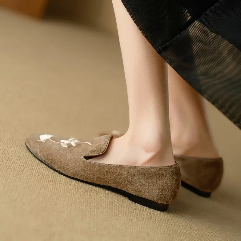 Comfortable Slip-on Loafers Shoes with Flower Embroidery