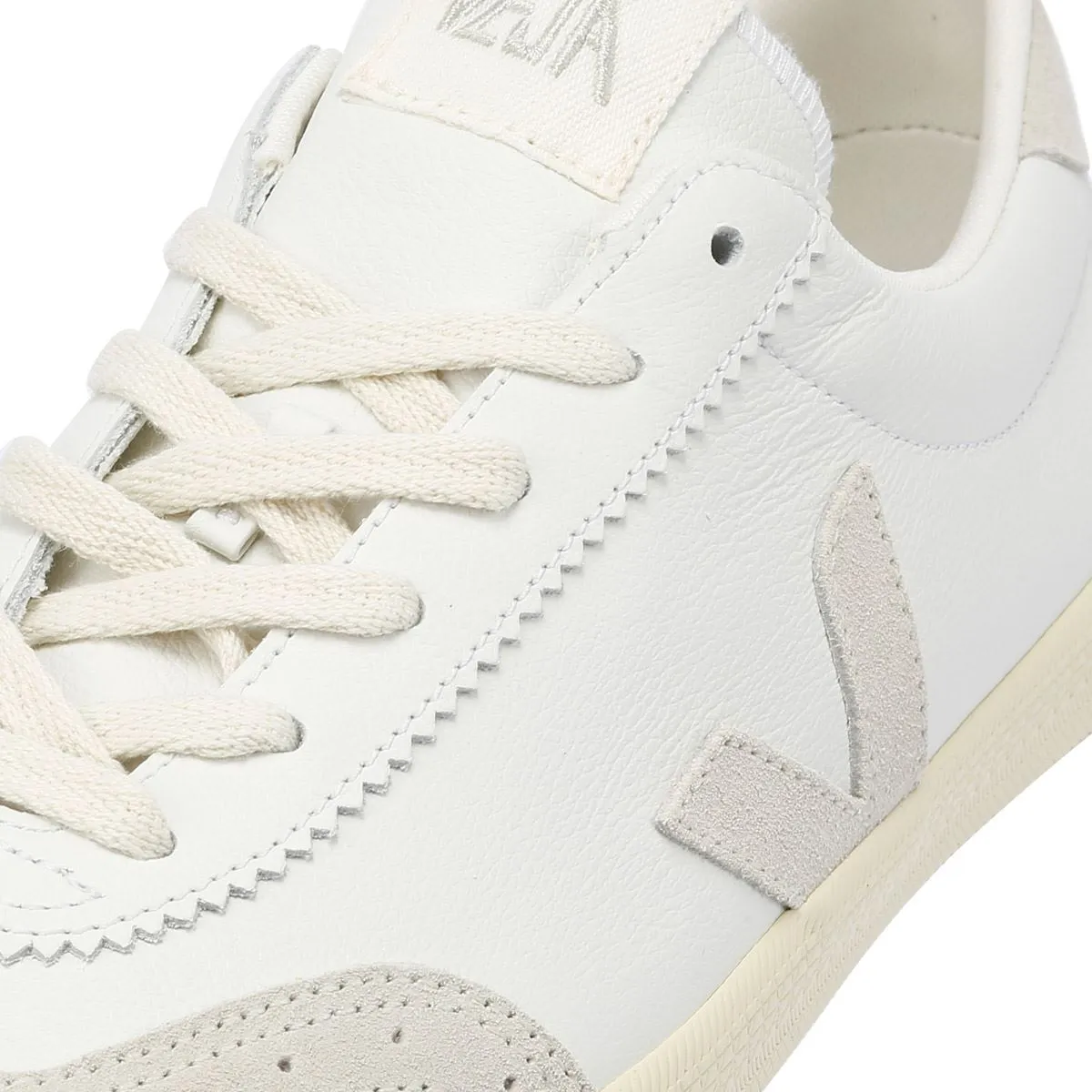 Veja Volley Leather Men's White / Natural Trainers