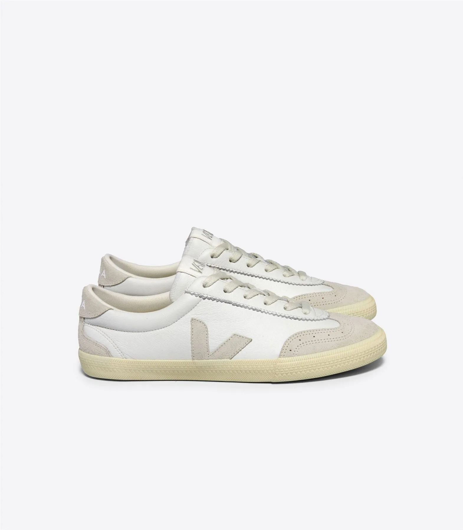 Veja Volley Leather Men's White / Natural Trainers