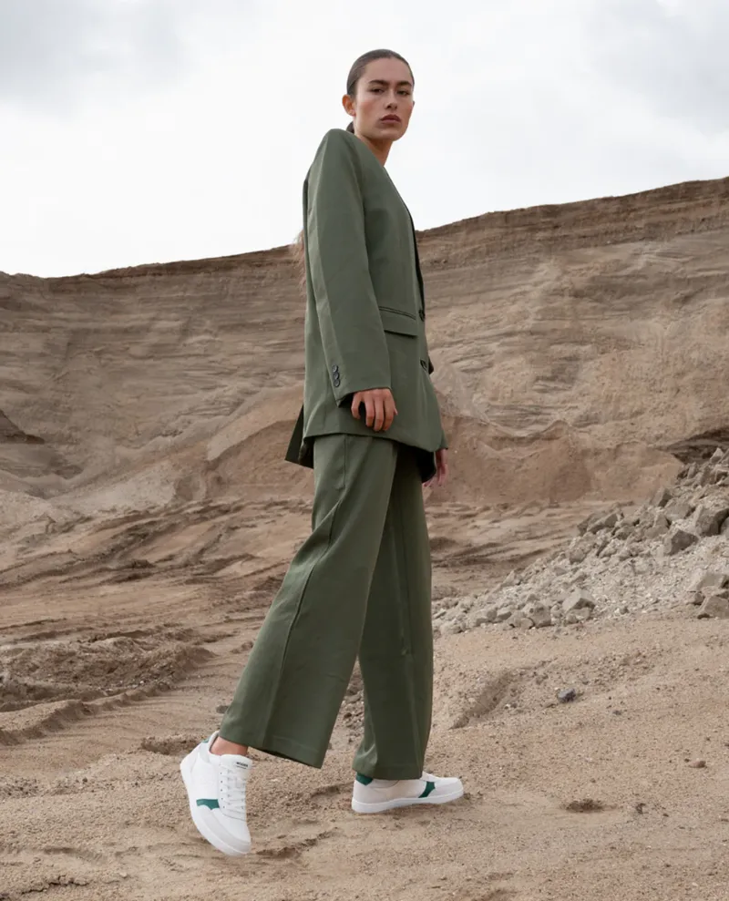 Woden Bjork Botanical Trainers